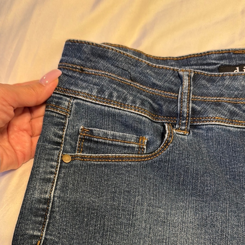 d. jeans Blue Jean Shorts with Classic Style - Picture 8 of 9